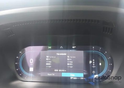 2022 Volvo Xc60 B5 Momentum z USA, uszkodzony, nr VIN YV4L12RK0N1982315